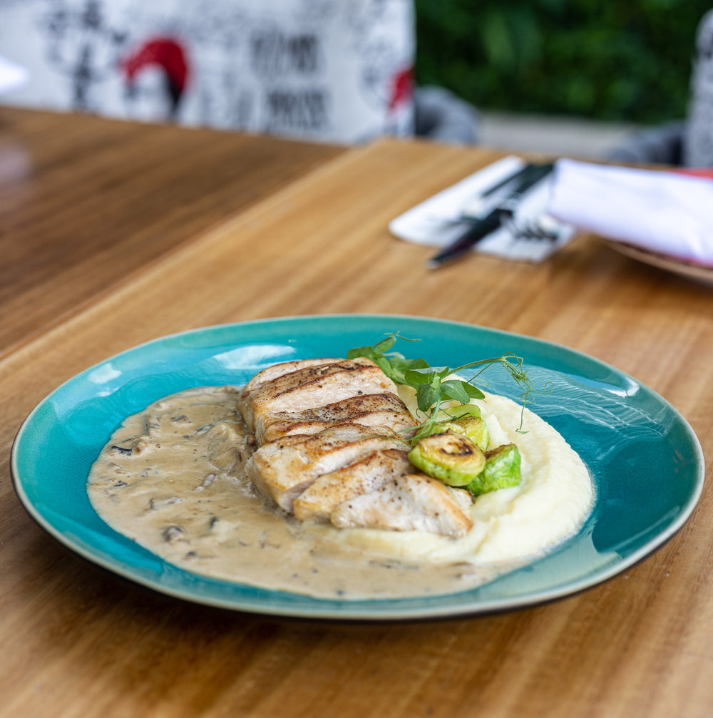Filete de pollo en salsa de hongos