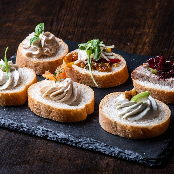 Plateau de canapés (mini bruschetta)